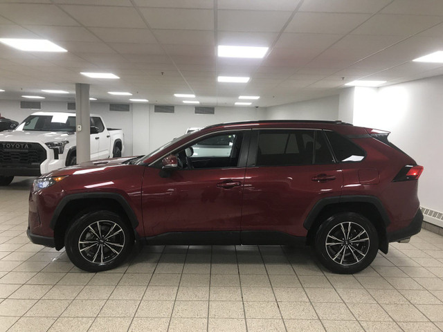 2020 Toyota RAV4 LE in Cars & Trucks in Calgary - Image 3