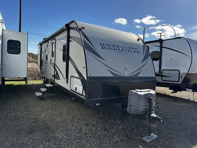 2016 Heartland Wilderness WD 2450 FB in Travel Trailers & Campers in Saskatoon - Image 2