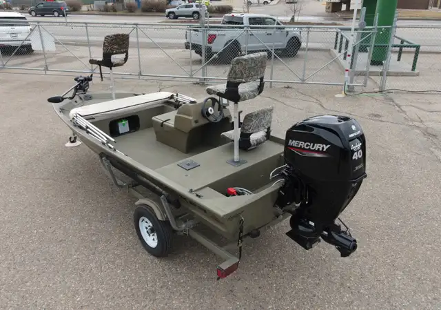 2015 TRACKER Grizzly 1648 MVX SC; Mercury 40Hp JET-used fishing  in Powerboats & Motorboats in Prince Albert - Image 5