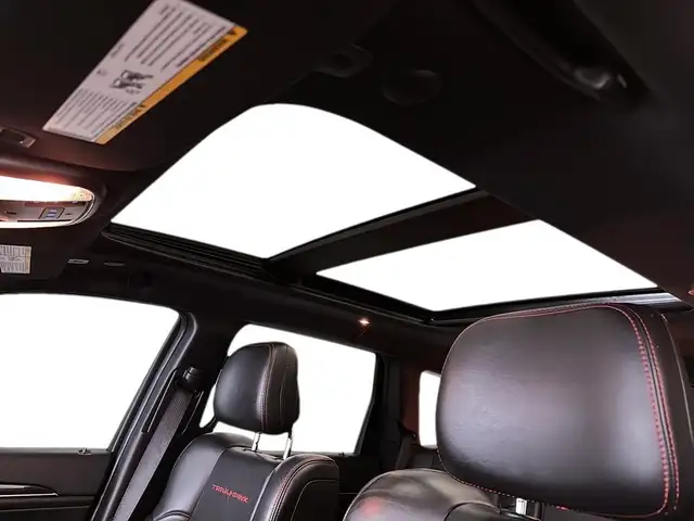 2020 Jeep Grand Cherokee Trailhawk 4x4 Toit pano Suspension ajus in Cars & Trucks in Laval / North Shore - Image 29