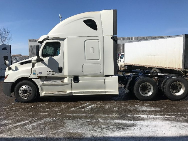 2019 Freightliner T12664ST in Heavy Trucks in Edmonton - Image 4