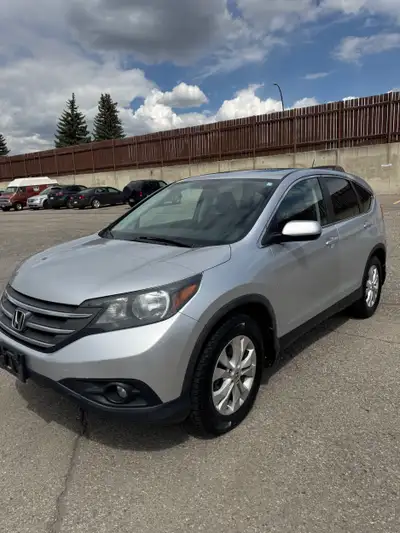 AMVIC LICENSED, INSPECTIONS AND WARRANTIES WITH ALL PURCHASES 2013 Honda CR-V EX-L 2.4L. Fully loade...