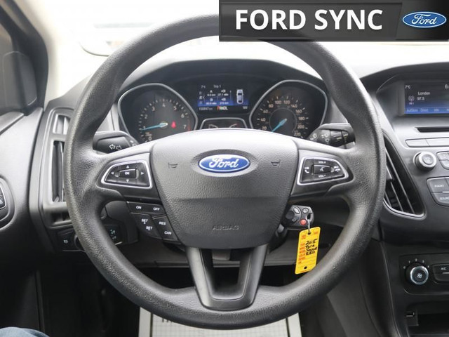 2015 Ford Focus SE - Alloy Wheels in Cars & Trucks in London - Image 2