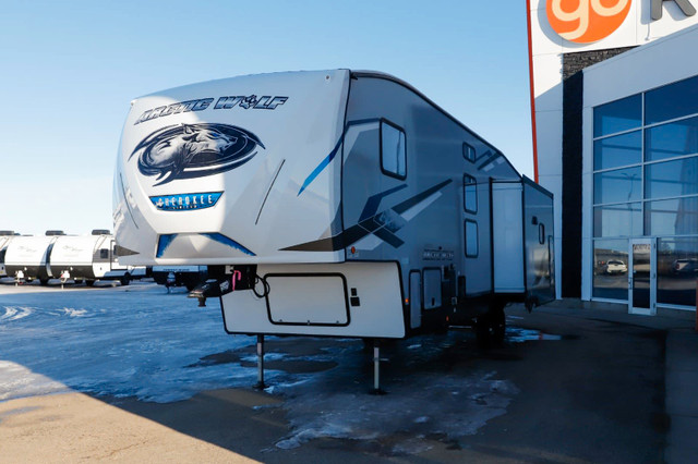 2023 Cherokee Arctic Wolf 327MB in Travel Trailers & Campers in Edmonton - Image 4
