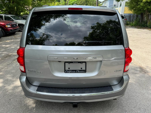 2015 Dodge Grand Caravan Crew Plus in Cars & Trucks in City of Toronto - Image 4