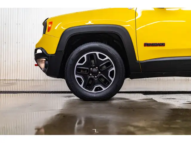 2015 Jeep Renegade 4x4 Trailhawk Leather BCam dans Autos et camions dans Grande Prairie - Image 23