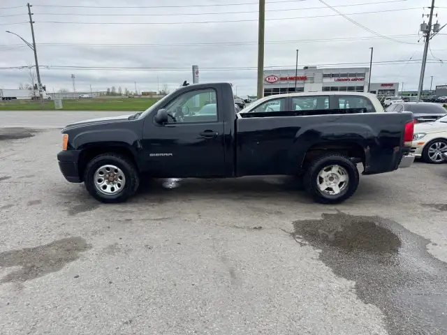 2011 GMC Sierra 1500 REGULAR CAB, 4X4, WORK TRUCK, AS IS SPECIAL in Cars & Trucks in London - Image 3