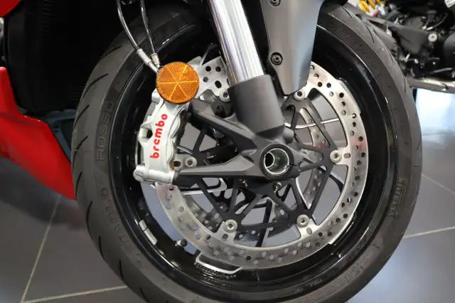 2025 Ducati Diavel V4 Ducati Red in Street, Cruisers & Choppers in Edmonton - Image 8