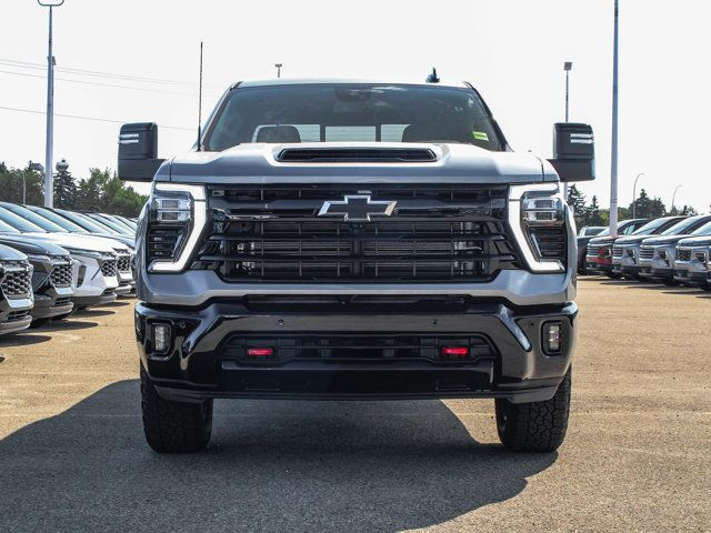 2025 Chevrolet Silverado 3500HD LT | Running Boards in Cars & Trucks in Edmonton - Image 3
