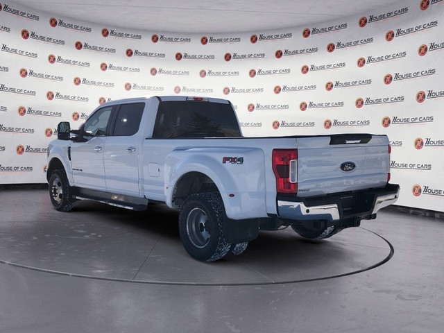  2018 Ford F-350 XLT Crew Cab / Back up cam / Bluetooth in Cars & Trucks in Calgary - Image 4
