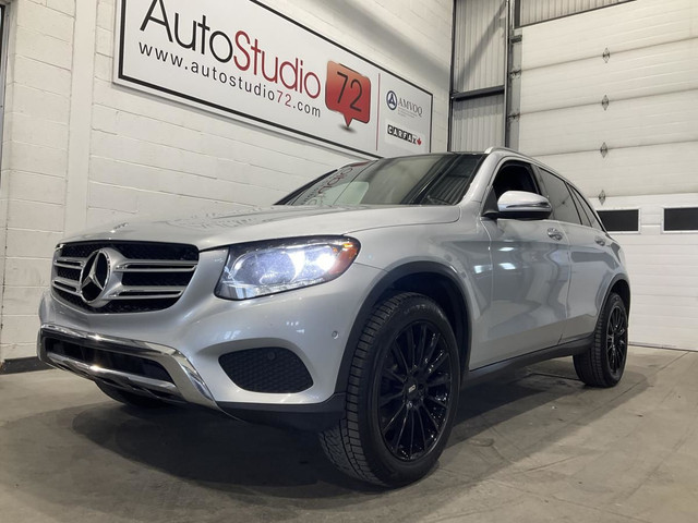 Mercedes-Benz GLC 2017 GLC 300 4MATIC 2.0L **TOIT PANO**NAVI**CU in Cars & Trucks in Laval / North Shore