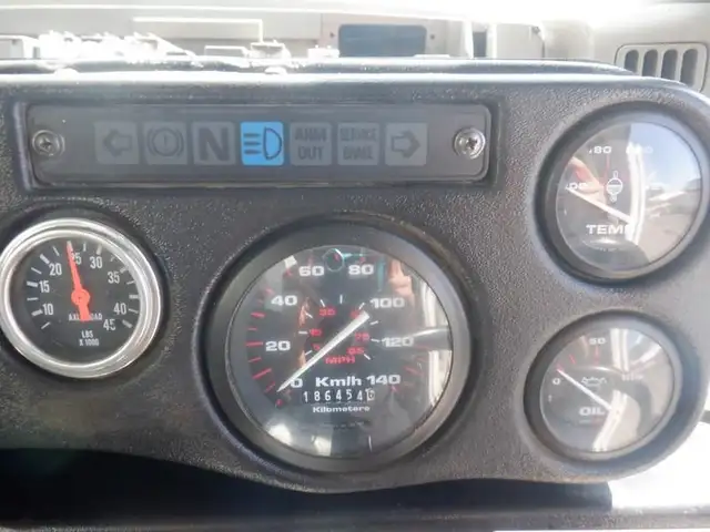 2008 international 7400 Garbage Truck Air Brakes Diesel in Heavy Trucks in Richmond - Image 38