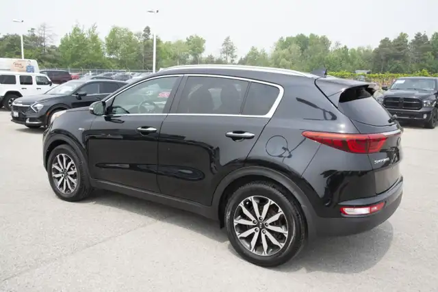 2017 KIA SPORTAGE EX in Cars & Trucks in Oshawa / Durham Region - Image 4