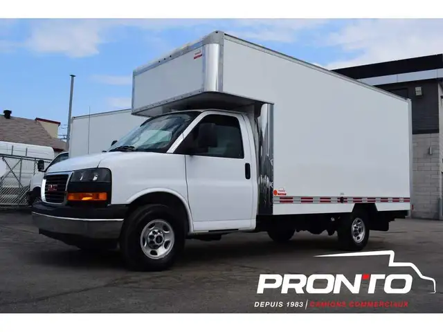 2024 GMC Savana Cube 14 pieds Deck 3500 ** V8 6.6L Essence ** in Cars & Trucks in Laval / North Shore - Image 2