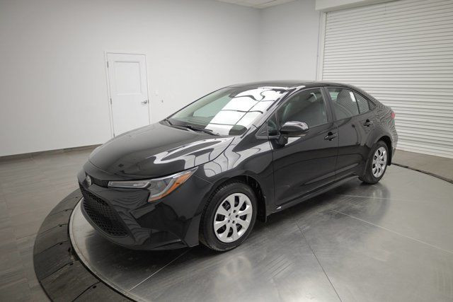 2022 Toyota Corolla LE in Cars & Trucks in Calgary - Image 4