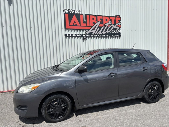 2011 Toyota Matrix Base 5-Speed MT in Cars & Trucks in Ottawa