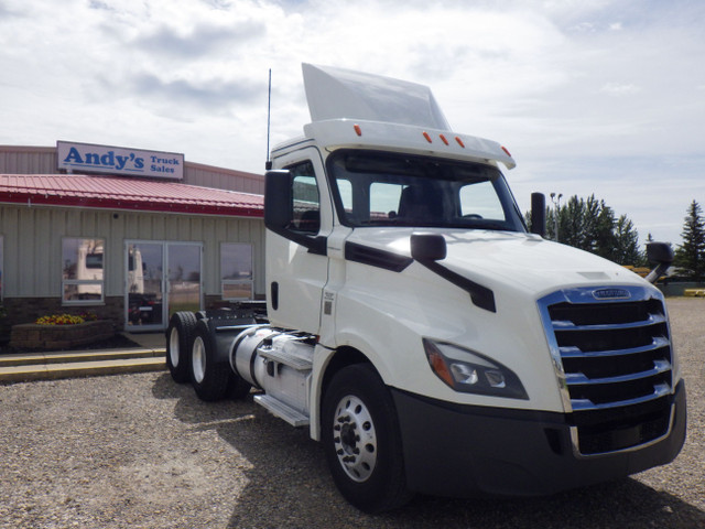 2019 Freightlliner Cascadia Evolution Heavy Truck Day Cab #4113 in Heavy Trucks in Edmonton - Image 2