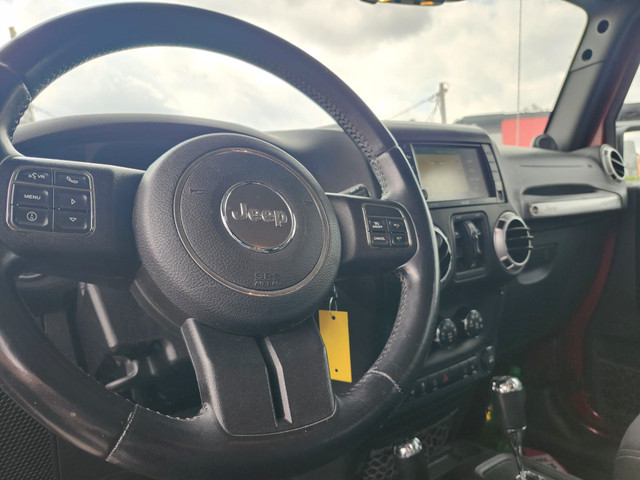 2013 Jeep Wrangler Unlimited Sahara W NAVI 4X4  AUTOMATIQUE GARA in Cars & Trucks in City of Montréal - Image 3