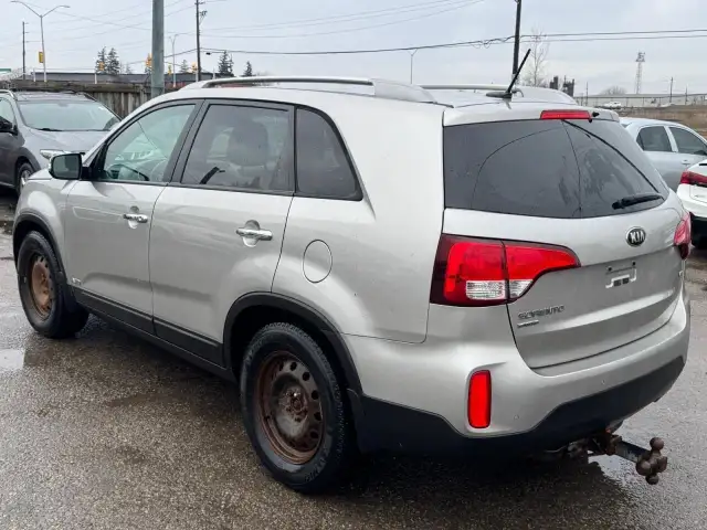2015 Kia Sorento LX, AWD, V6, 2 SETS OF WHEELS, CERTIFIED in Cars & Trucks in London - Image 4