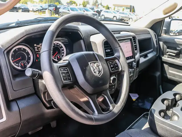 2023 RAM 1500 Classic Tradesman HEMI 5.7L V8 | Night Edition... dans Autos et camions dans London - Image 19