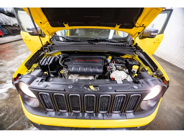 2015 Jeep Renegade 4x4 Trailhawk Leather BCam dans Autos et camions dans Grande Prairie - Image 26