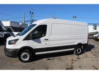 SEULEMENT 19.000 KM CERTIFIÉ / CAMION COMME UN NEUF / 2024 FORD TRANSIT T-250 CARGO 148 MEDIUM ROOF... (image 3)