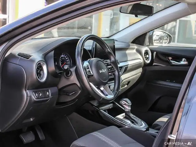 2022 Kia Forte EX | Heated Steering Wheel | Cpo | Lane Keep in Cars & Trucks in Hamilton - Image 10