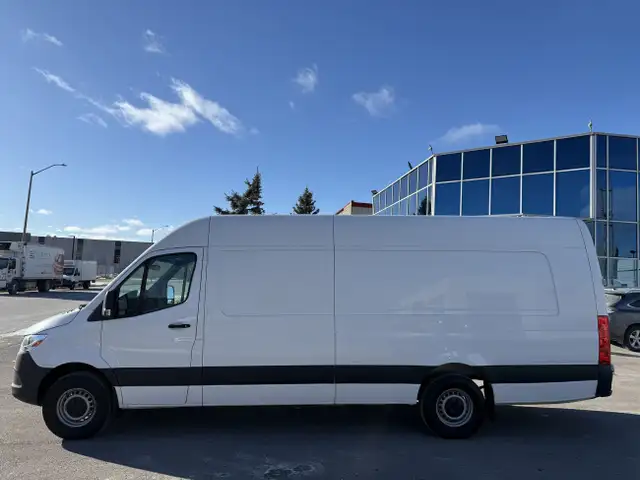 2021 Mercedes-Benz Sprinter Cargo Van MERCEDES Sprinter 2500 - E in Cars & Trucks in Oakville / Halton Region - Image 10