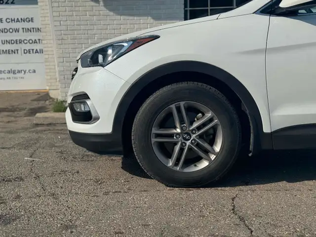2018 Hyundai Santa Fe Sport 2.4L SE AWD in Cars & Trucks in Calgary - Image 8