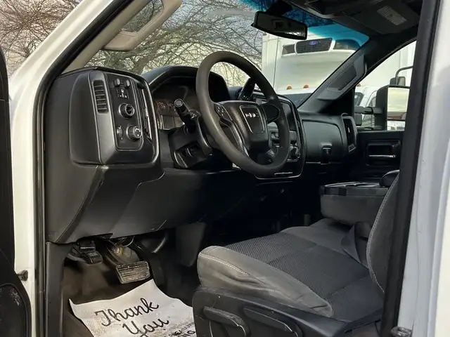 2017 gmc Sierra 3500HD 9 Foot Flat Deck 4WD in Heavy Trucks in Richmond - Image 31