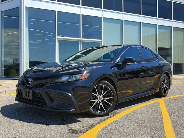 2023 Toyota Camry Hybrid SE Auto | Sunroof | Alloys in Cars & Trucks in City of Toronto - Image 2