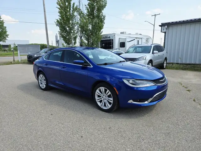 2015 Chrysler 200 Limited*FULLY LOADED*LOW KM*MINT IN & OUT*63871127774593122