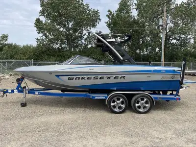 SALE ON NOW! Only $69,900! Financing Available OAC! Beautiful Boat! Custom ALL Metalflake Blue/Silve...