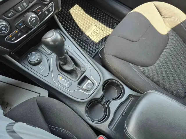 2019 Jeep Cherokee dans Autos et camions dans Ottawa - Image 18