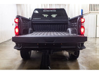 **ONE OWNER - ACCIDENT FREE** 36,862 KM This 2024 Chevrolet Silverado 2500HD 4x4 Crew Cab Custom is... (image 9)