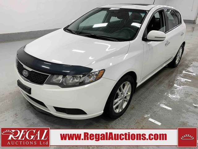 2011 KIA FORTE 5-DOOR EX in Cars & Trucks in Calgary - Image 2