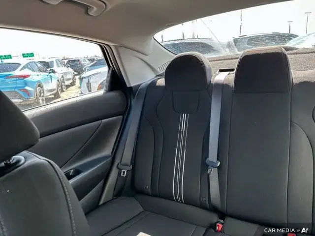 2023 Hyundai Elantra Preferred 2.0L FWD | Heated Seats And dans Autos et camions dans Winnipeg - Image 14