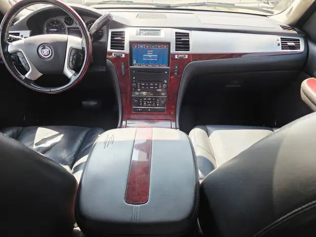 2007 Cadillac Escalade 7 Passenger Sunroof Power Heated Leather  in Cars & Trucks in Calgary - Image 16