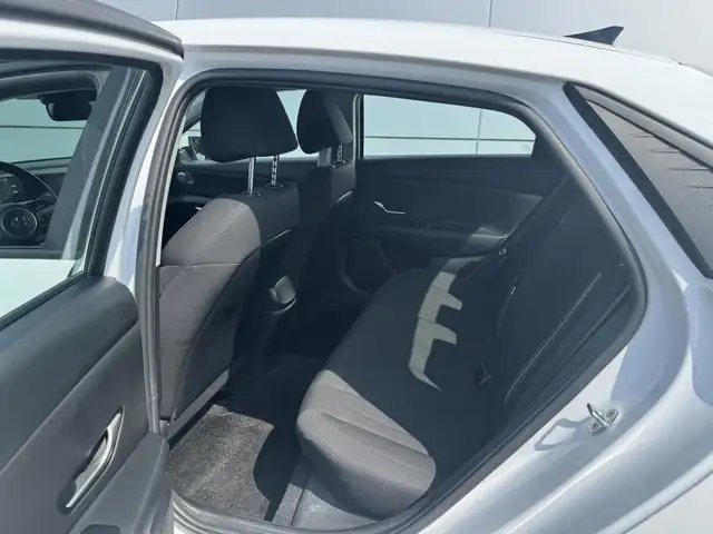Hyundai Elantra Preferred 2021 Caméra de recul écran tactile siè in Cars & Trucks in Trois-Rivières - Image 20