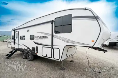 Located in Winfield, BC Call or Text 250-766-4607 Voyager RV Centre 1-800-668-1447 Slide-out Slide T...