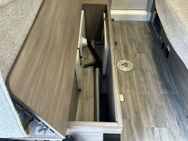 2024 Thor Dazzle 2LB in RVs & Motorhomes in Red Deer - Image 32