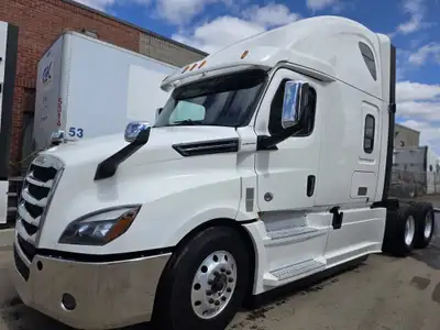 2020 Freightliner Cascadia with 72" Hirise Condo, Detroit DD15, Auto Transmission DT12, Engine Brake...