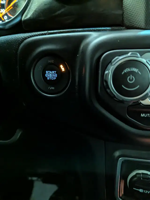 2021 Jeep Wrangler Unlimited Sahara in Cars & Trucks in Calgary - Image 27