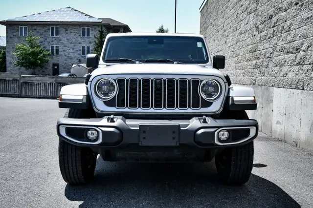 2024 Jeep Wrangler Sahara • REMOTE START • HEATED SEATS/STEERING in Cars & Trucks in Ottawa - Image 5