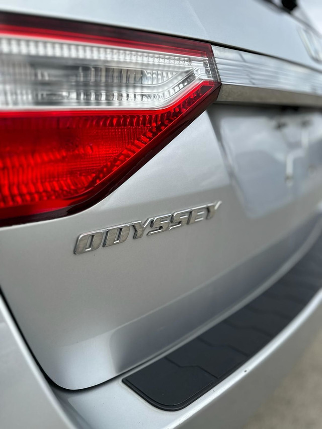 2011 Honda Odyssey EX | 7 PASSENGER | BACKUP CAM | $0 DOWN in Cars & Trucks in Calgary - Image 4