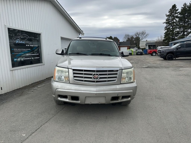 2004 Cadillac Escalade in Cars & Trucks in Drummondville - Image 2