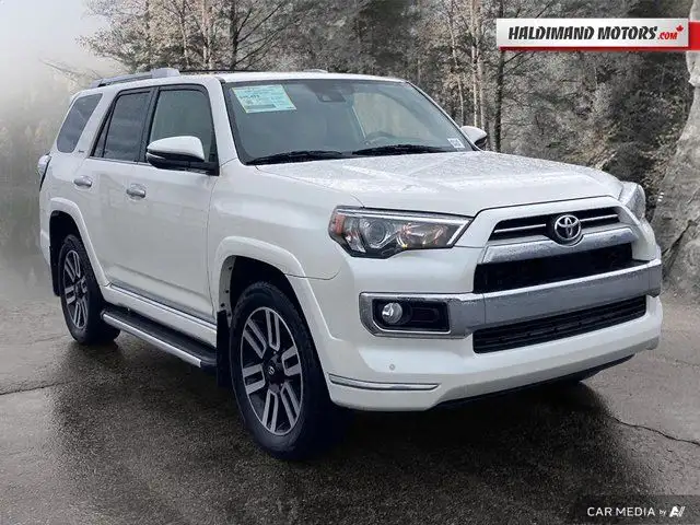 2020 Toyota 4Runner LIMITED in Cars & Trucks in Hamilton - Image 8