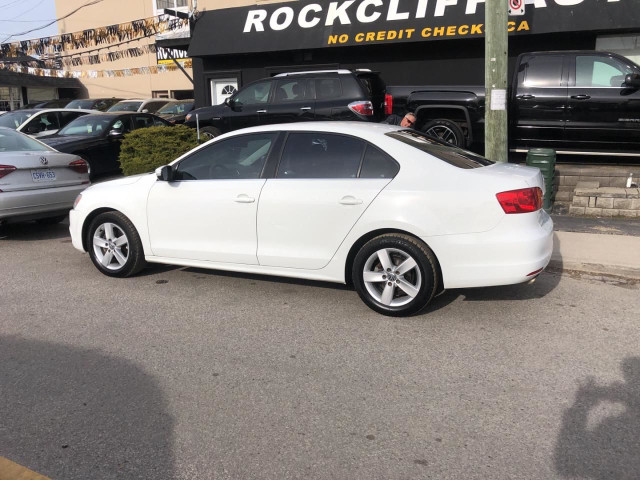 2014 Volkswagen Jetta 2.0 TDI Highline in Cars & Trucks in City of Toronto - Image 2