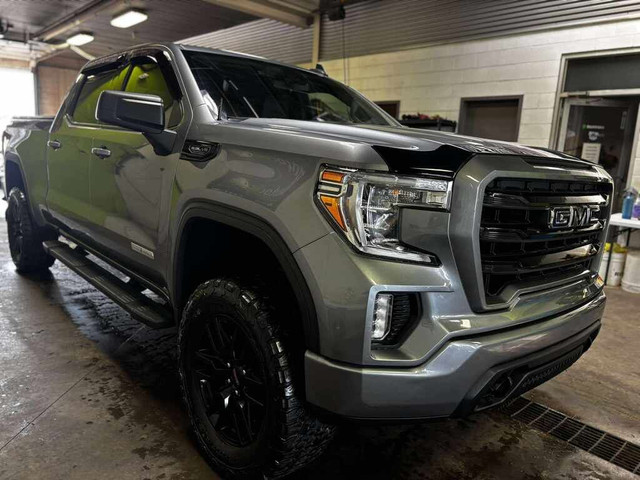 2020 GMC Sierra 1500 4WD Crew Cab 157 Elevation in Cars & Trucks in Laval / North Shore - Image 3