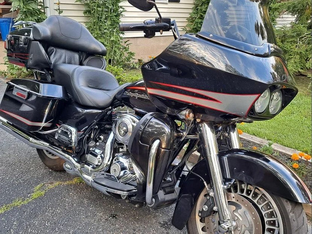 2013 HARLEY-DAVIDSON TOURING ROAD GLIDE ULTRA: $125 BW! in Sport Bikes in City of Toronto